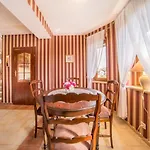 Astra Frühstückspension 3*