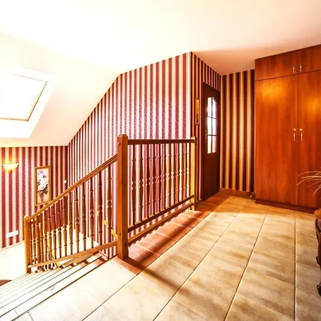 Astra Bed and Breakfast 3*